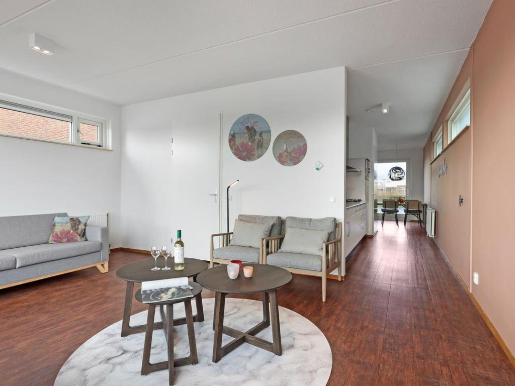 אנג'ום Luxury 4-Person Residence In The Holiday Park Landal Esonstad חדר תמונה
